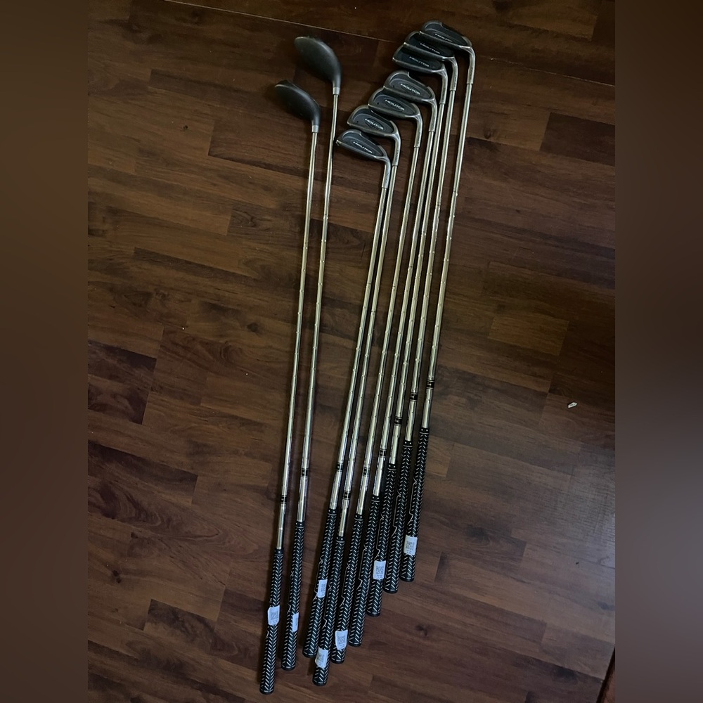 Spalding Black and Silver Golf Club Set